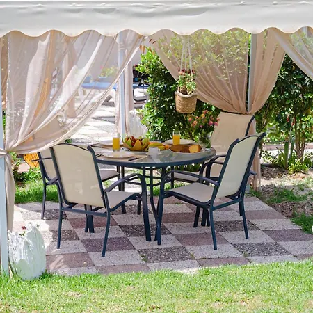 Daire Elena's Seaside & Agios Gordios (Corfu)