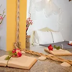 Elena's Seaside & آغيوس غوذيوس