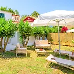 Elena's Seaside & شقة
