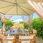 Elena's Seaside & شقة *