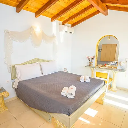 Elena's Seaside & * Agios Gordios (Corfu)