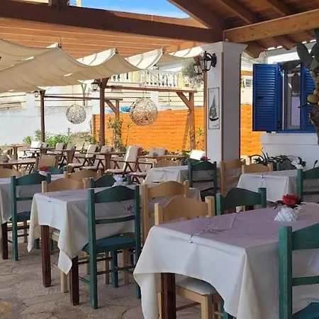 Elena's Seaside & *