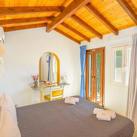Elena's Seaside & Appartement