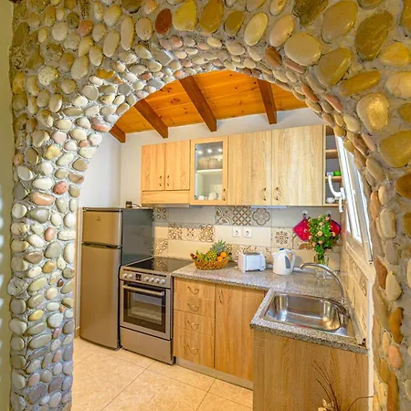 Elena's Seaside & * Agios Gordios (Corfu)