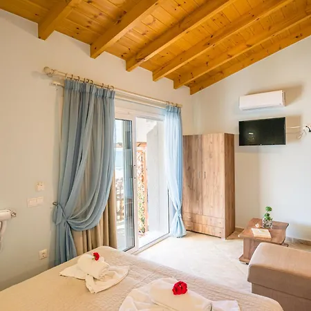 Elena's Seaside & * Agios Gordios (Corfu)