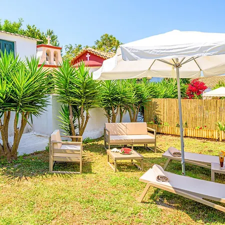 Elena's Seaside & Apartamento