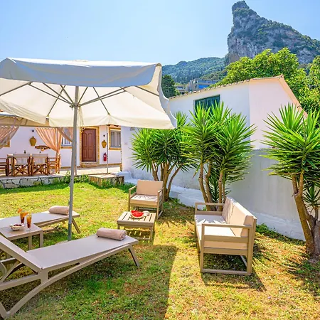 Elena's Seaside & Apartamento Agios Gordios (Corfu)