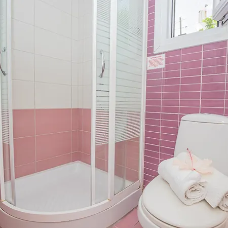 Elena's Seaside & Apartamento