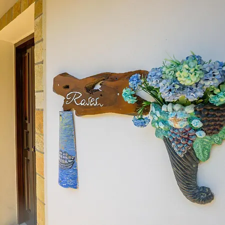 Elena's Seaside & Apartment *
