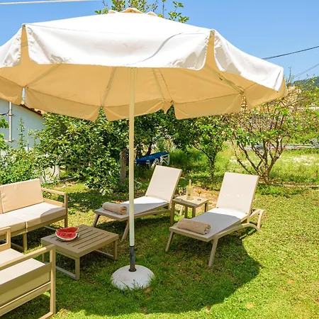 Elena's Seaside & Apartment
