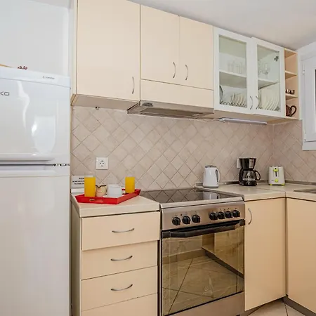 Elena's Seaside & Apartment Agios Gordios (Corfu)