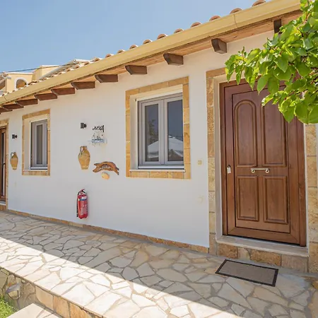 Daire Elena's Seaside & Agios Gordios (Corfu)