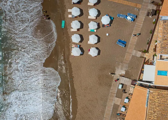 Elena's Seaside & *